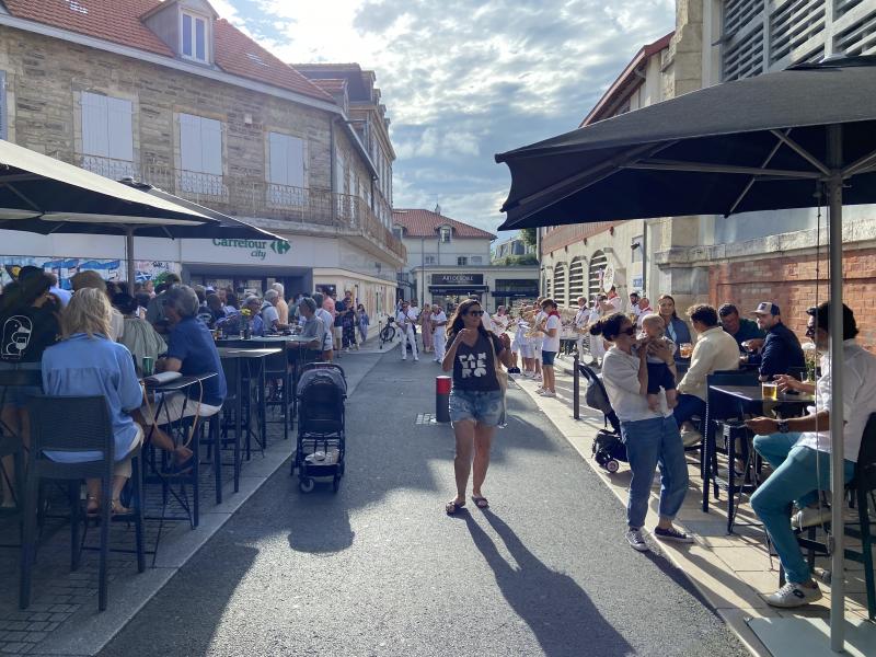 L’apéritif au marché de Biarritz