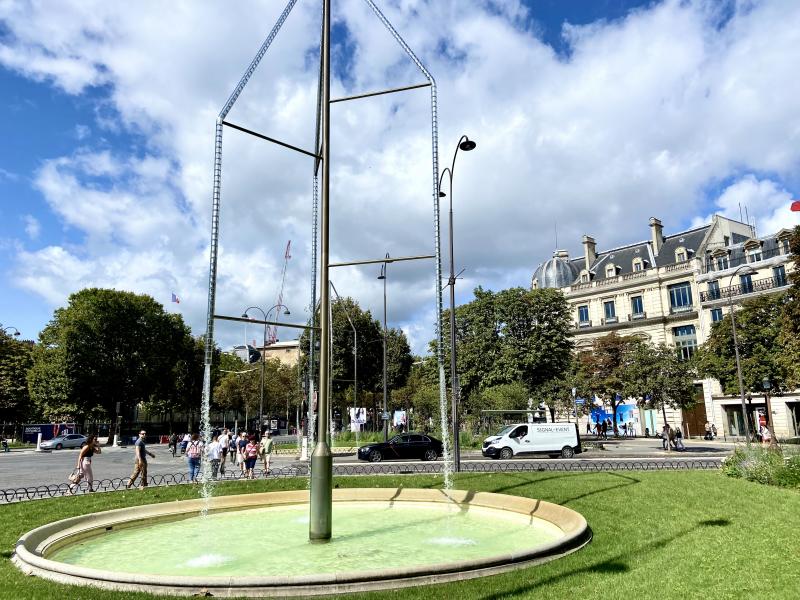 Les fontaines des Champs Elysées