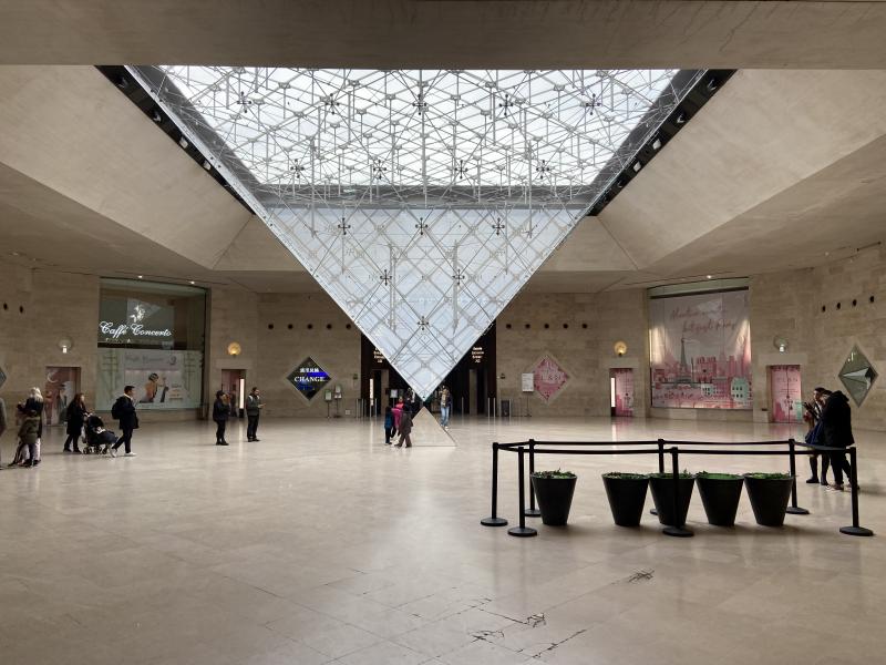 Pyramide du Louvre