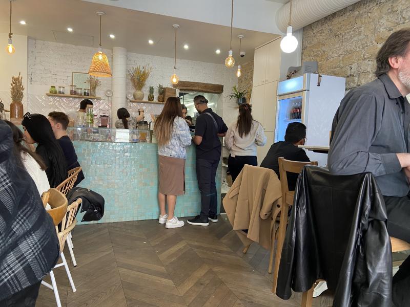 Azur Café. Brunch Lunch sur les Champs Élysées