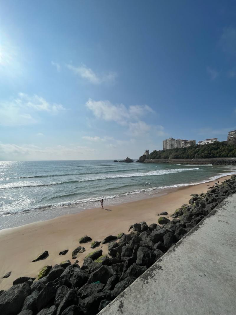 Belles sessions de surf en ce moment sur la Côte des Basques