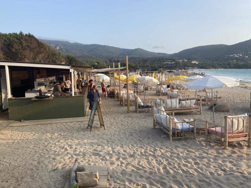 Paillote Aiò sur la plage d’argent