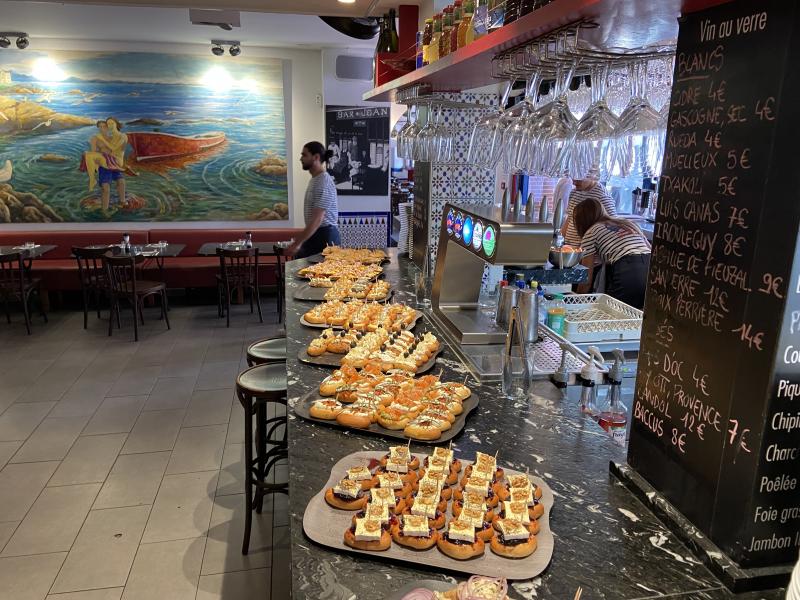 L’apéritif au marché de Biarritz