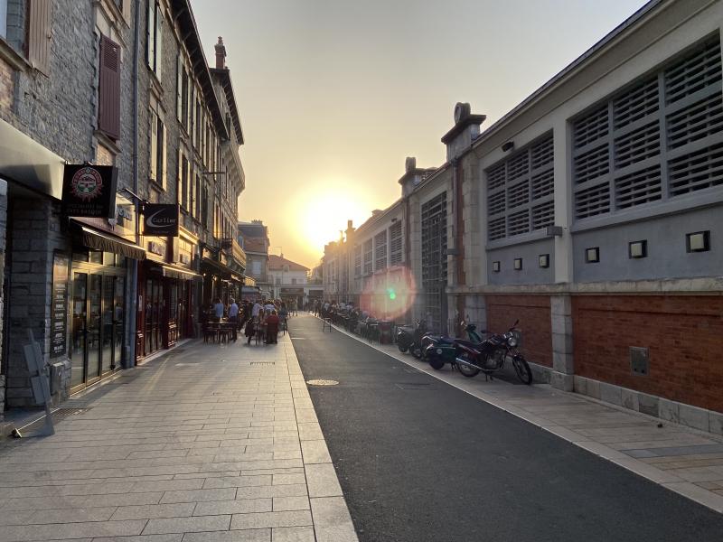 L’apéritif au marché de Biarritz