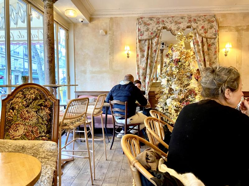 Le café du matin au café Pivoine