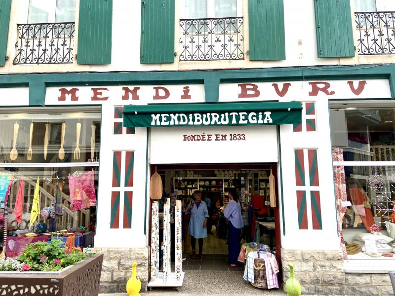 Mendiburutegia Tissus