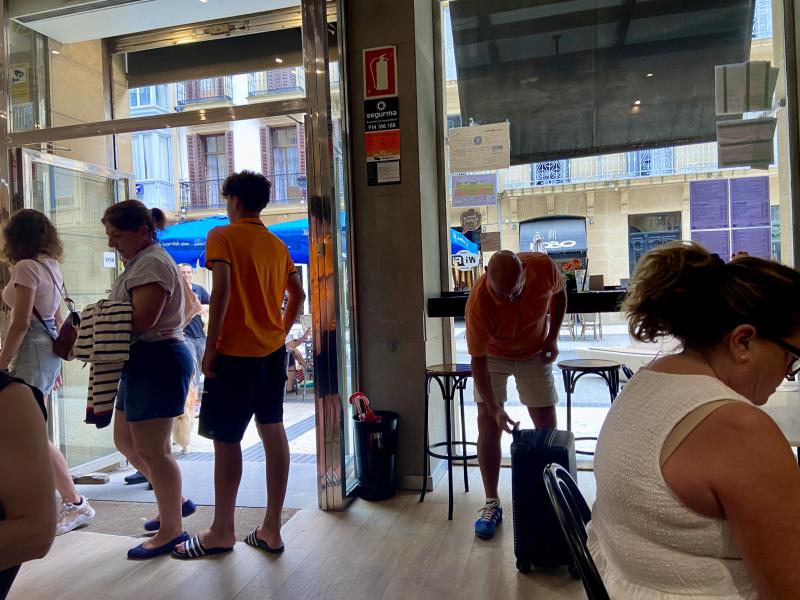 Petit déjeuner à la cafétéria Eas8 a Saint Sebastien