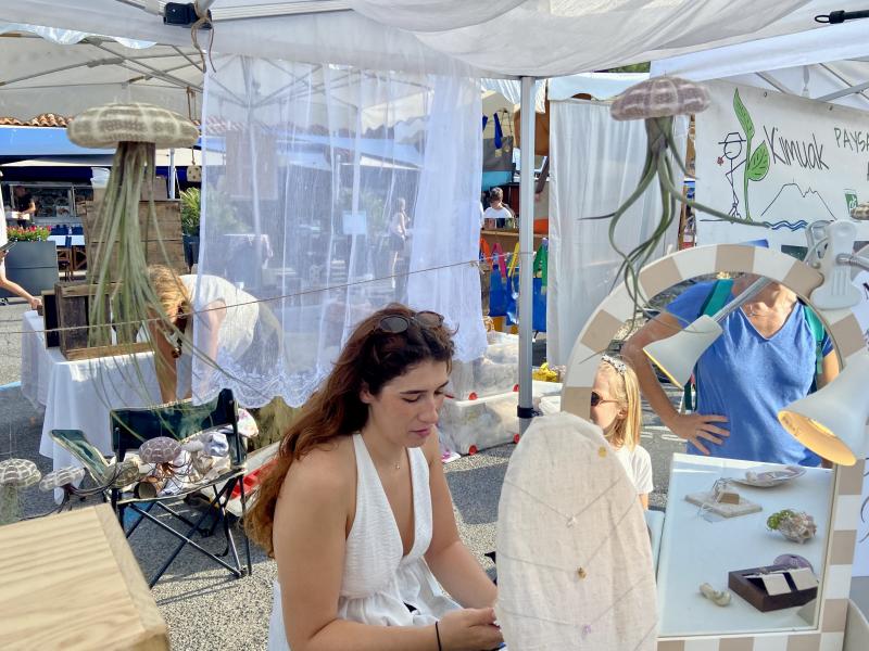 Le marché nocturne de créateurs au Port Vieux